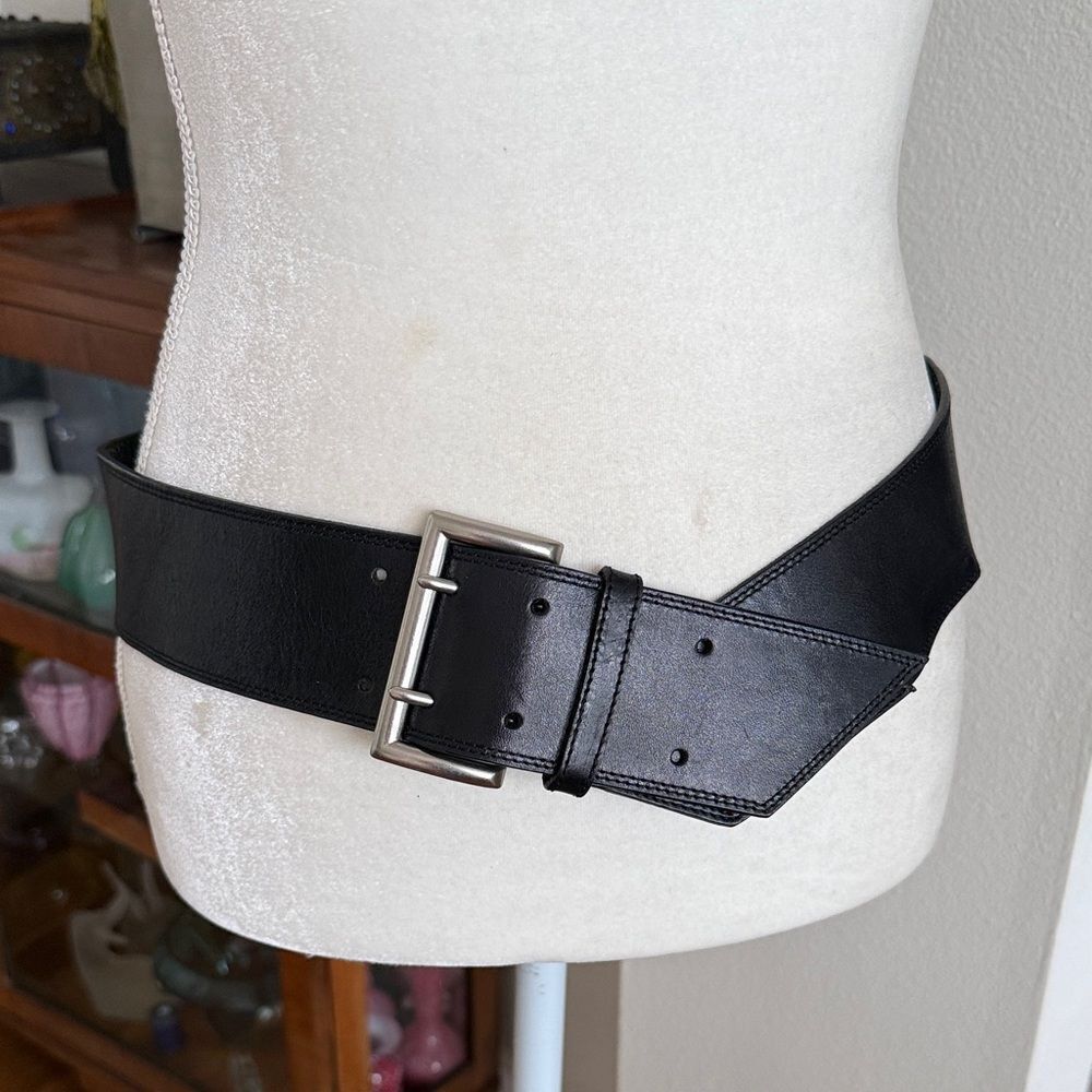 Diagonal leather belt